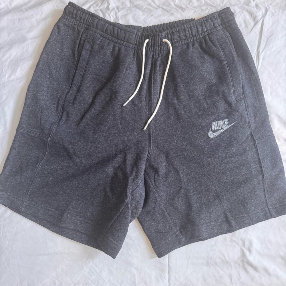 Nike Men's Gray Shorts